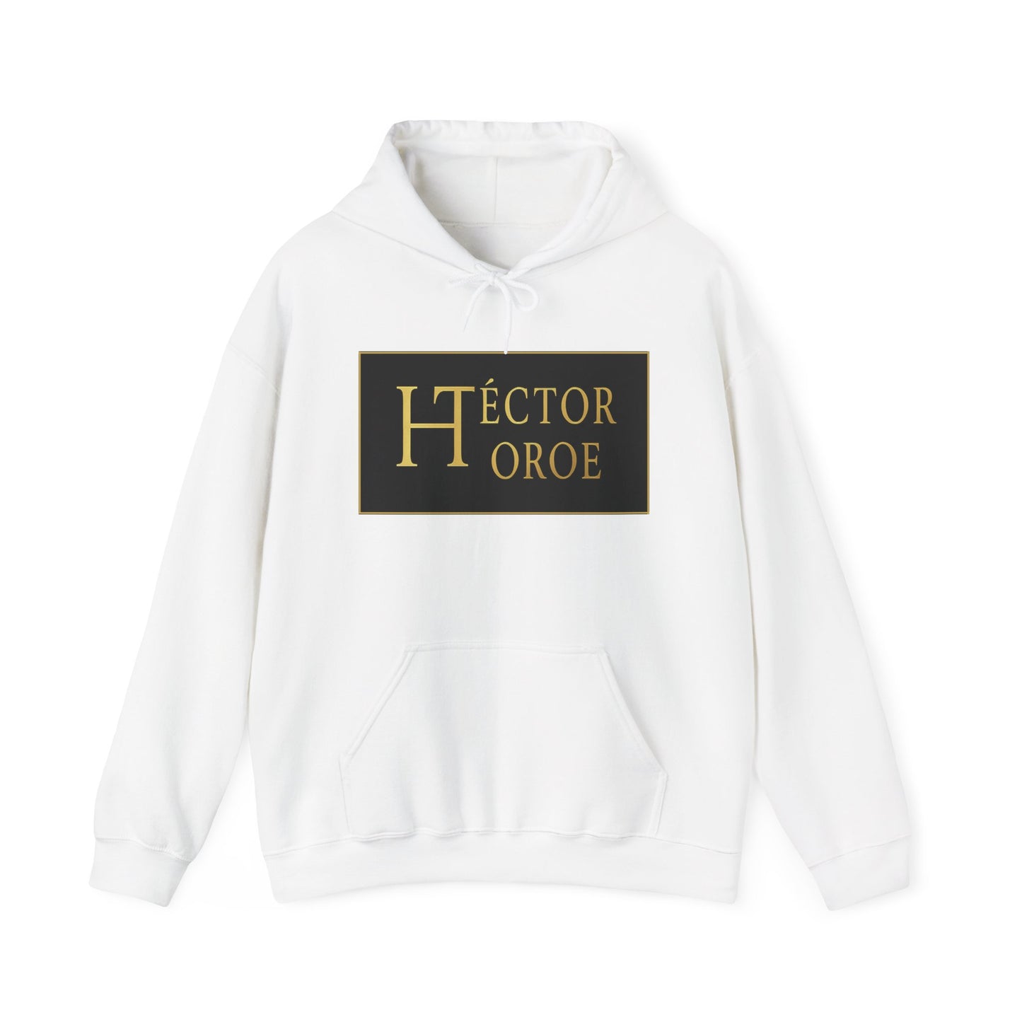 Sudadera blanca con capucha y bolsillo frontal, con un logotipo rectangular negro y dorado en el centro que muestra el texto “Héctor Toroe”.